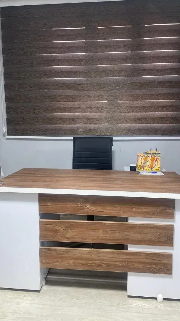 ست ادرای در حد نو،میز پذیزش،میز کنفراس،میز اداری|دفتر کار|شیراز, قدوسی شرقی|دیوار