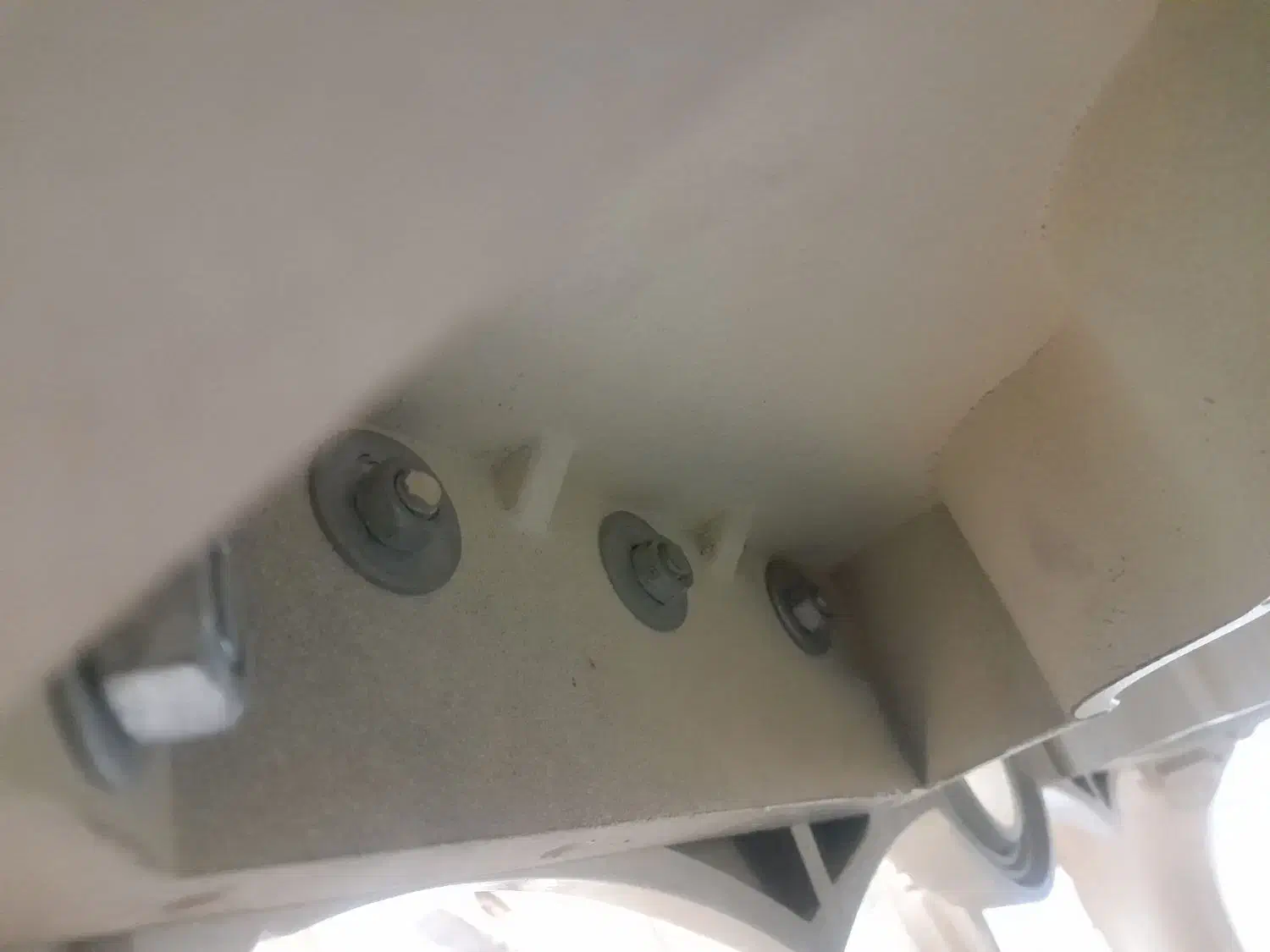 میز|میز و صندلی غذاخوری|تربتحیدریه, منظر|دیوار