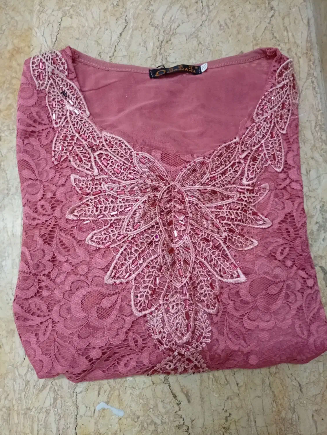 لباس زنانه و بچگانه|لباس|کاشان, کارگر|دیوار