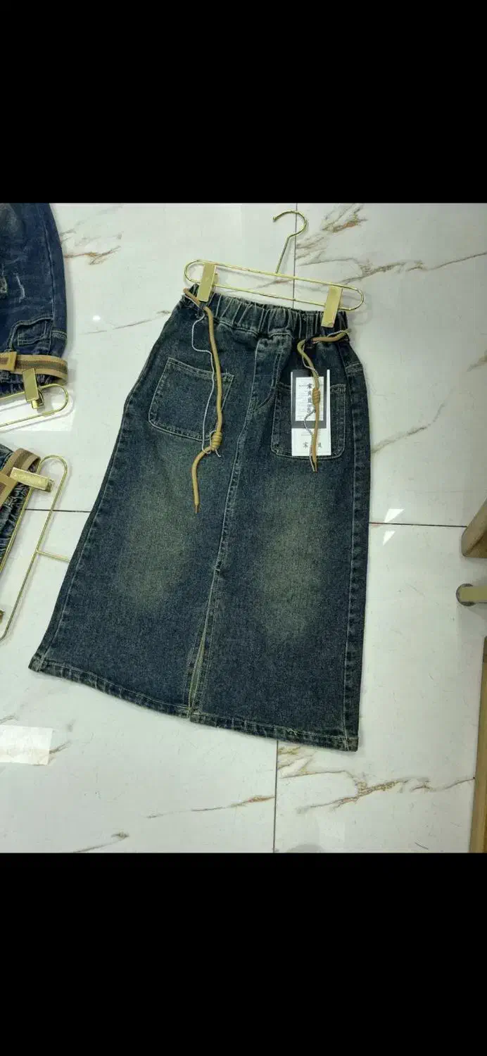 پوشاک ستاره‌|کفش و لباس بچه|صدرا-فارس, فاز ۱|دیوار