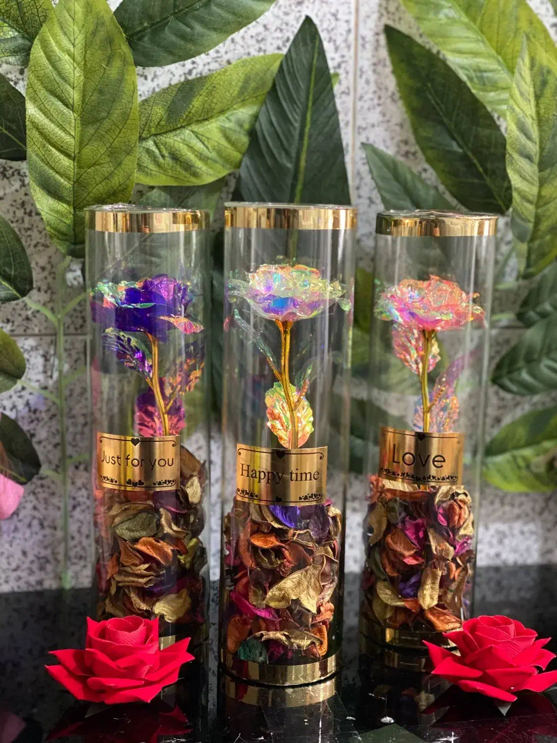شیشه گلدان‌ روز مادر|گل مصنوعی|آفتاب, |دیوار
