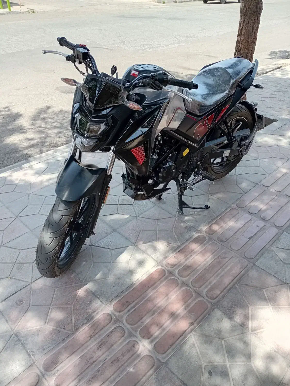 na180|موتورسیکلت|درمیان, |دیوار