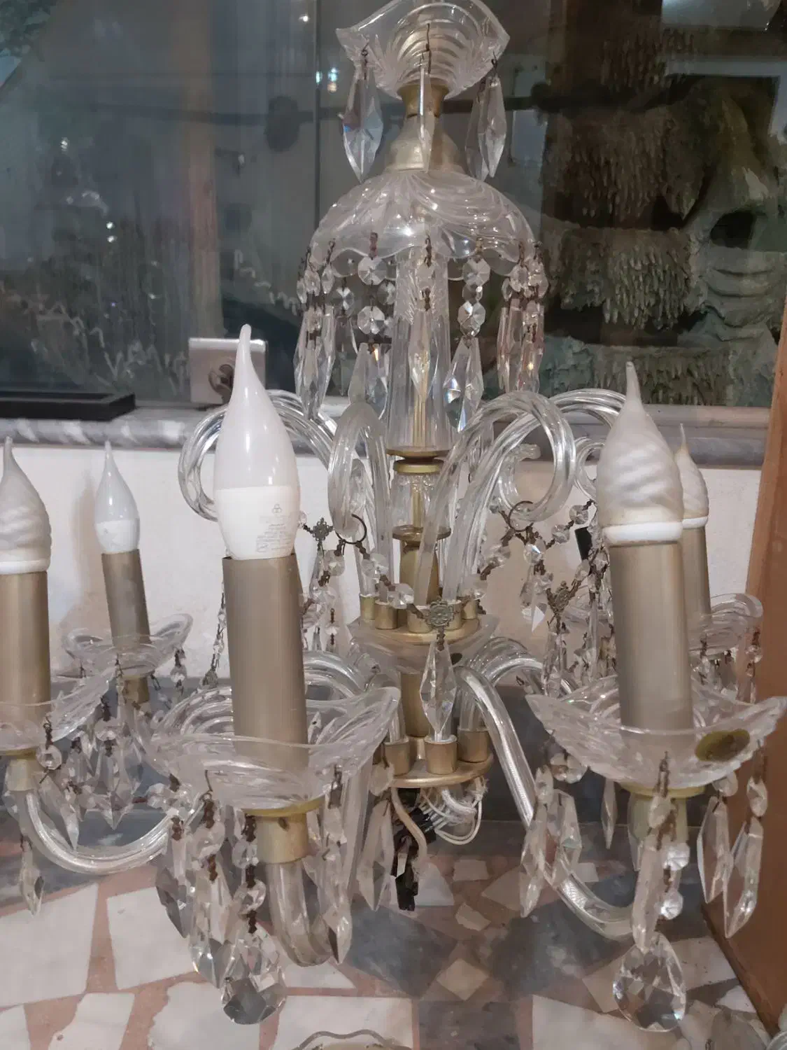 دو عدد لوستر ۶ و ۸ شاخه مدل چک کریستالی|لوستر و چراغ آویز|رشت, خمیران زاهدان|دیوار