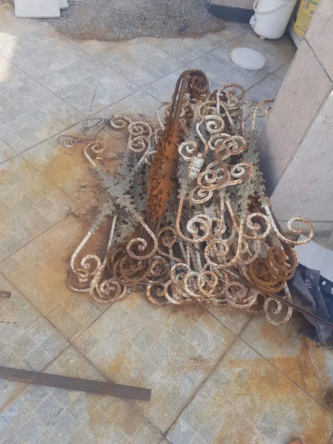 فروش نرده تراس و راه پله ، تعداد ۱۰۰ عدد|مصالح و تجهیزات ساختمان|اهر, |دیوار