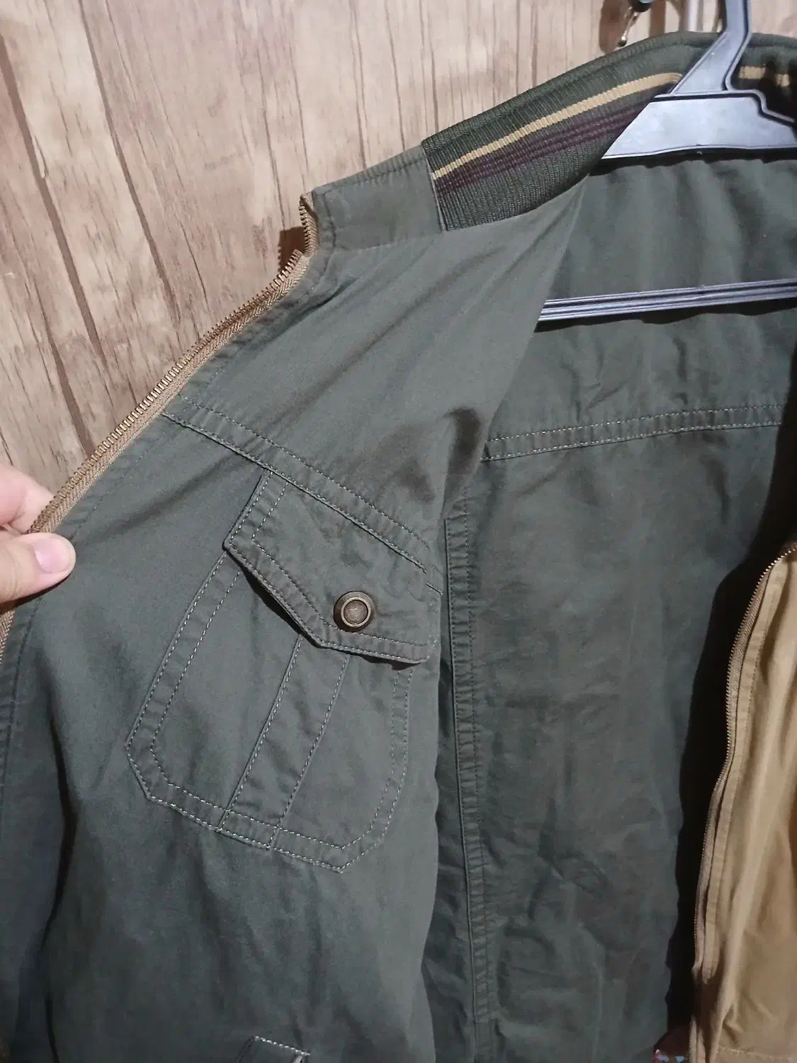 کاپشن|لباس|ماهدشت, |دیوار