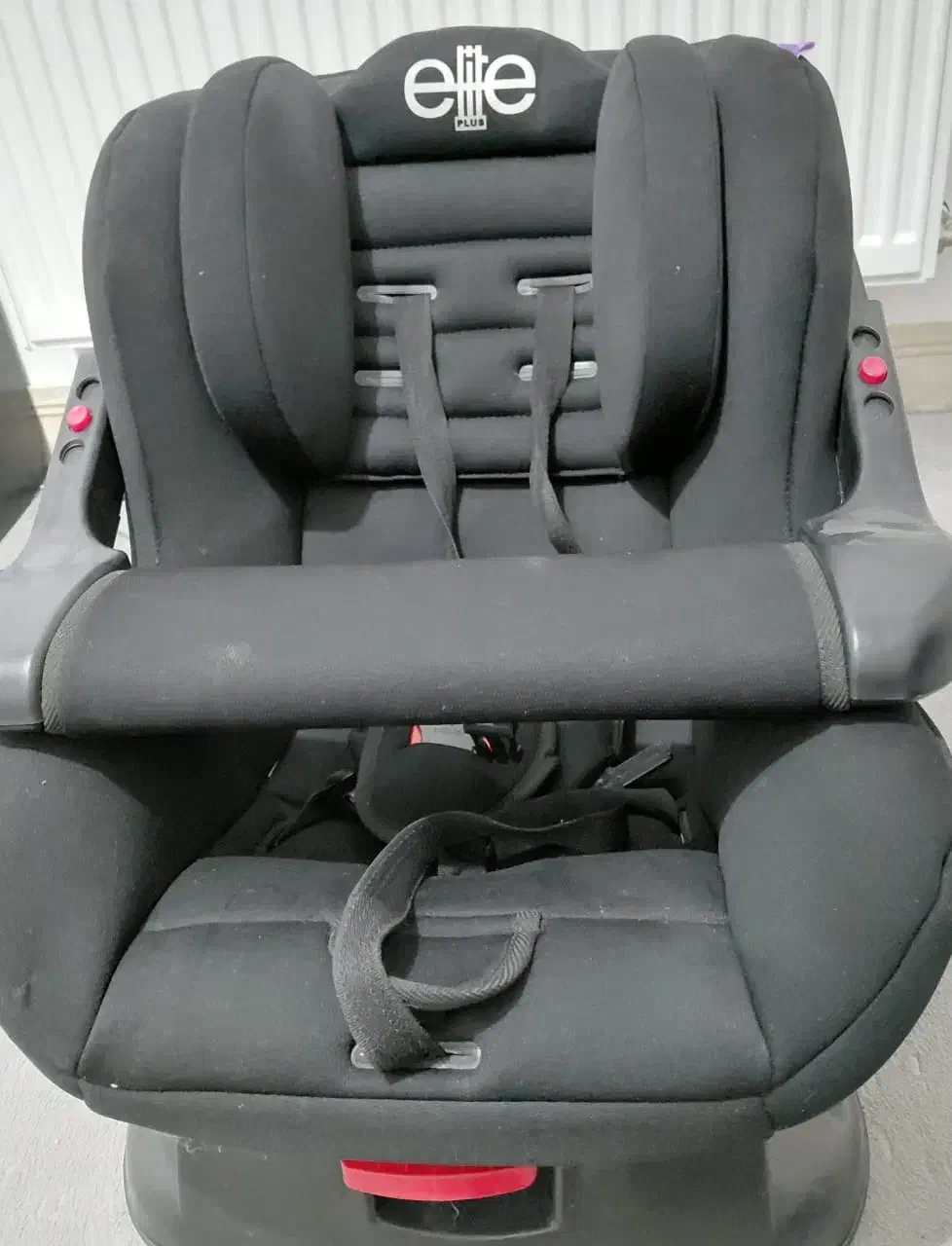 یک عدد صندلی ماشین مخصوص کودک و کریر به فروش میرسد|کالسکه و لوازم جانبی|سیرجان, |دیوار