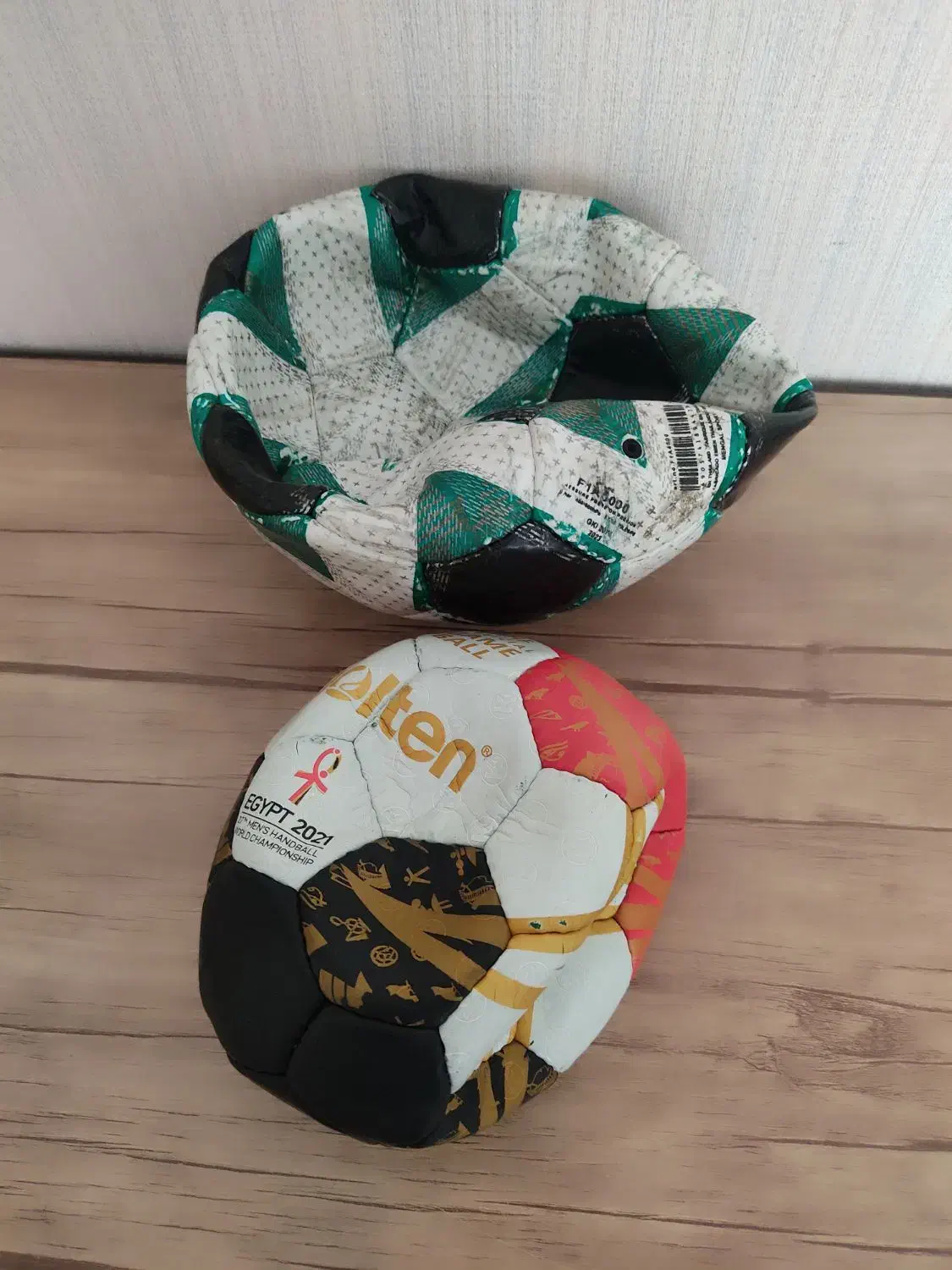 توپ فوتبال چمن و توپ هندبال|ورزش‌های توپی|اقبالیه, |دیوار