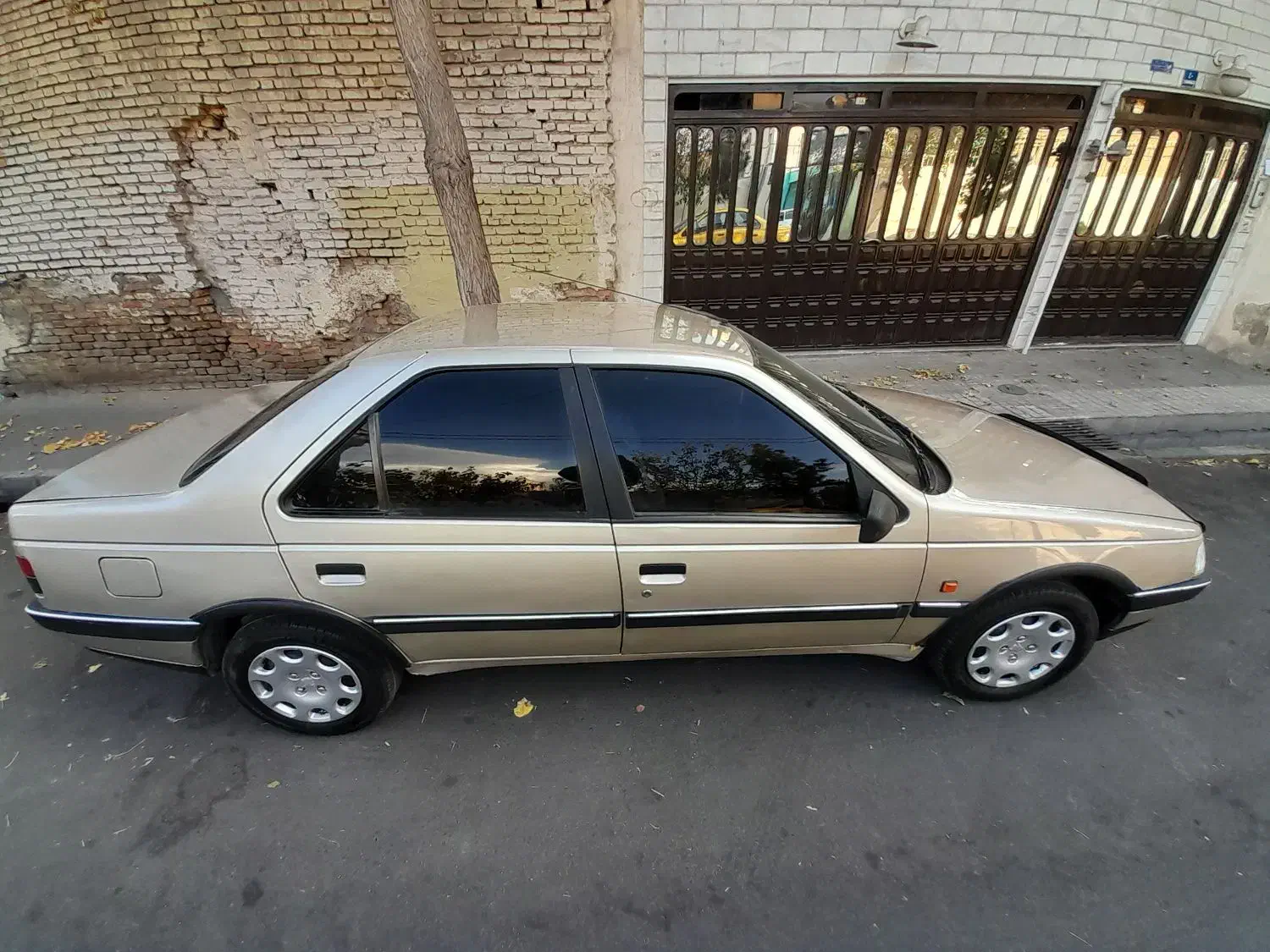 پژو 405GLX مدل 1387بژ متالیک دوگانه کارخانه|خودرو سواری و وانت|تهران, شهرک فردوس (حسینی)|دیوار