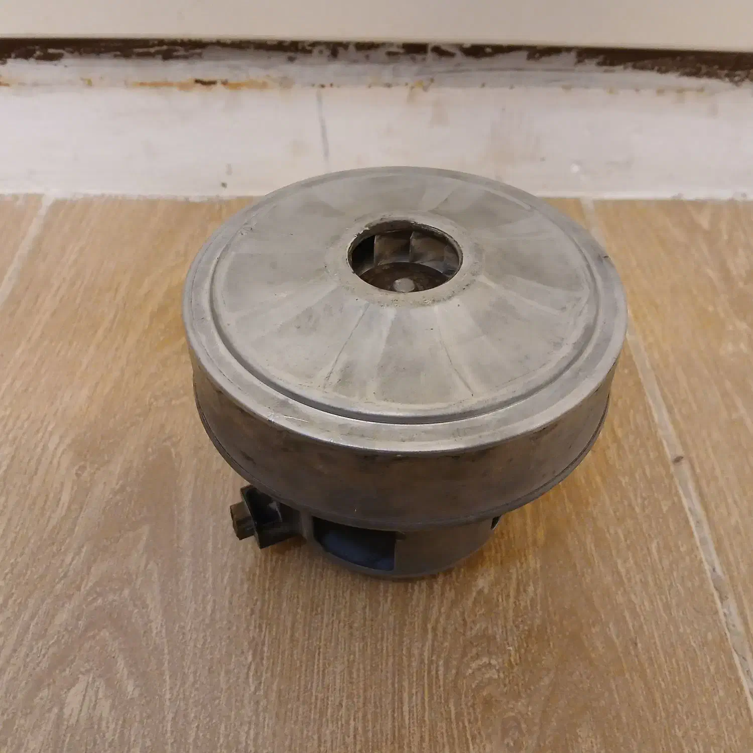 موتور جارو برقی اصلی|جاروبرقی، جارو شارژی، بخارشو|بجنورد, |دیوار