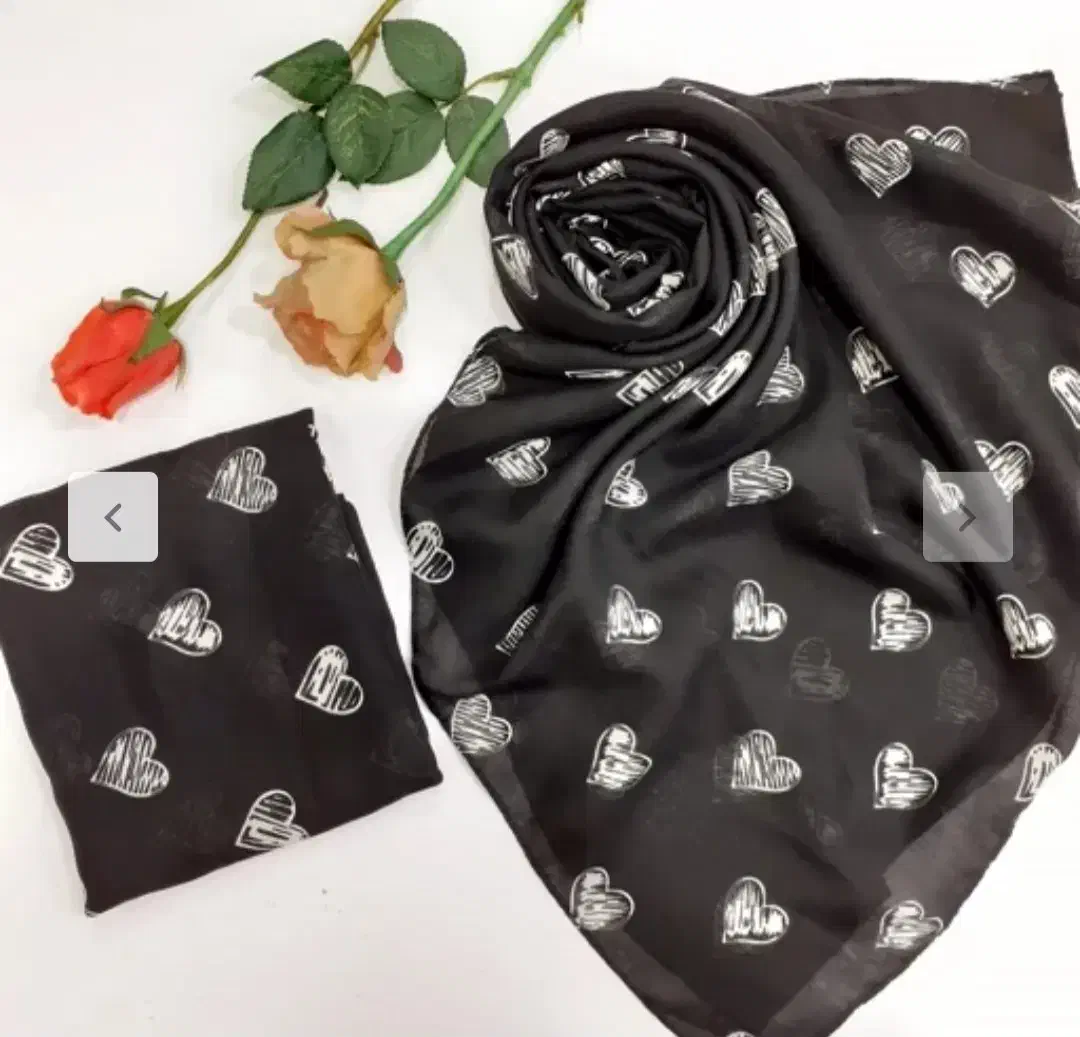 شال مشکی سفید طرح قلب فقط یکی مونده|لباس|کرمان, |دیوار