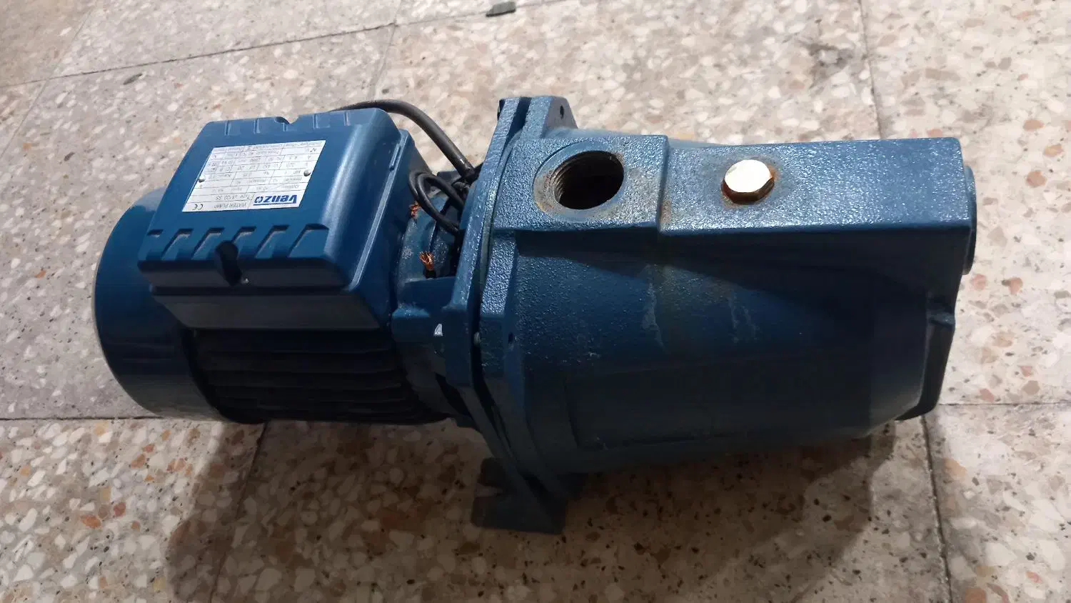 پمپ ۱ اسب ونزو بسیار سالم و در حد نو|ابزارآلات|کرج, ساسانی (قلمستان)|دیوار