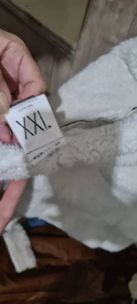 کاپشن چرم و بوفالو|لباس|اصفهان, قلعه طبره|دیوار