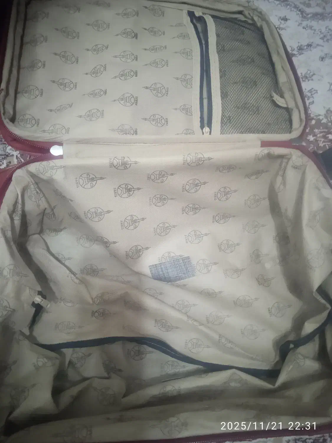 چمدان مسافرتی|کیف، کفش، کمربند|رشت, کوی مهر|دیوار