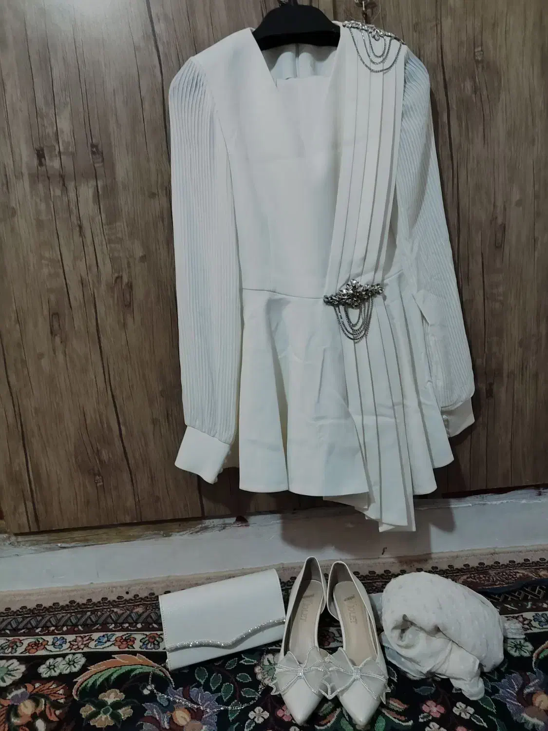 لباس عقد|لباس|باقرشهر, |دیوار