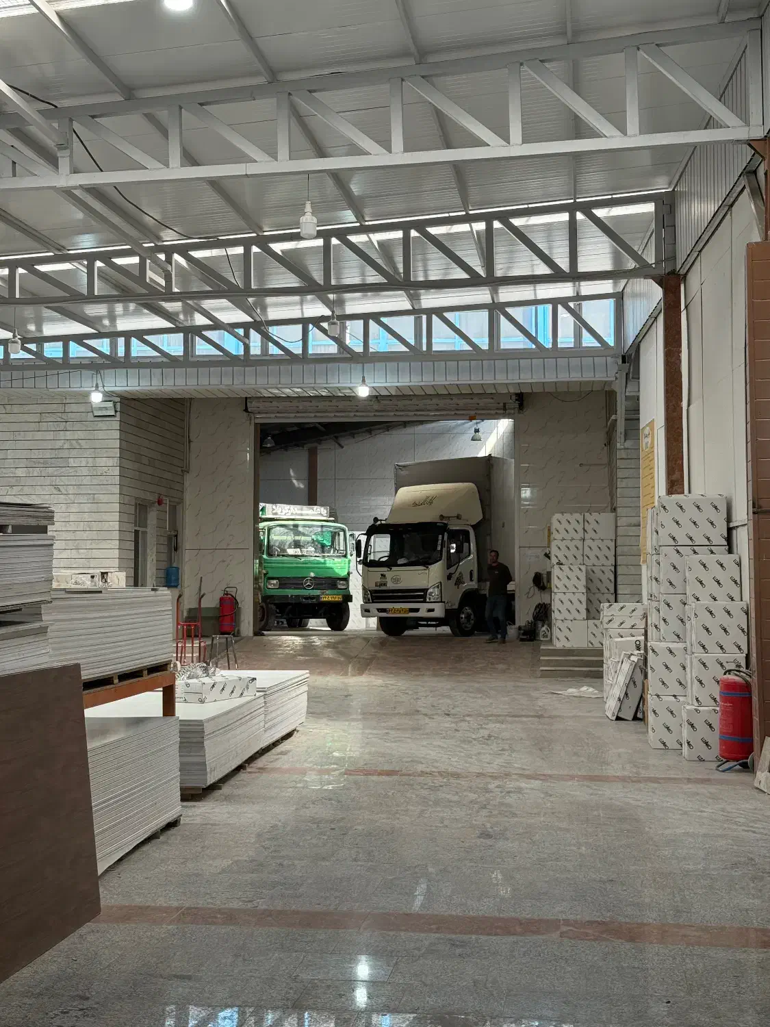 رنگ کار و سنباده کاری و ام دی اف کار و کارگر ساده|استخدام صنعتی، فنی، مهندسی|زنجان, |دیوار