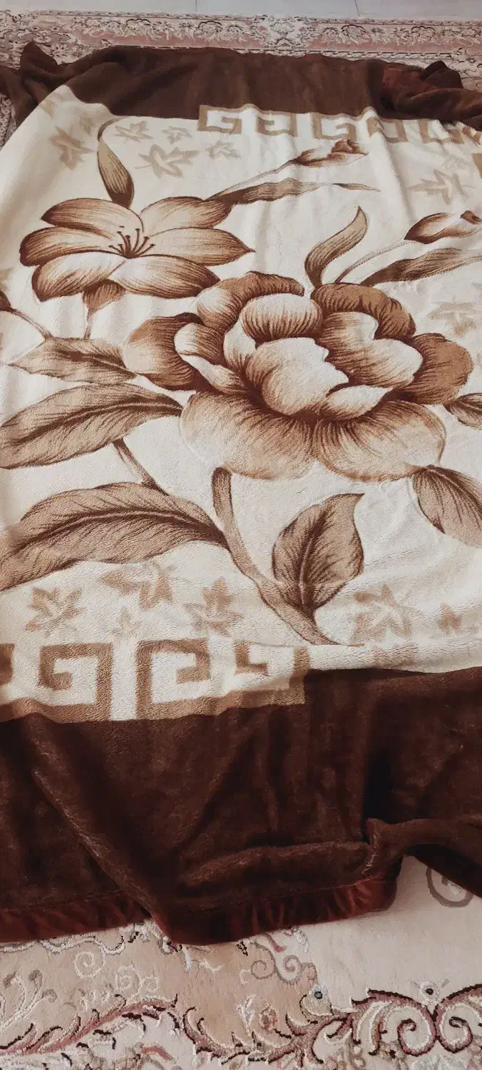 پتو گلبافت|رختخواب، بالش، پتو|بندر انزلی, عباس آباد|دیوار