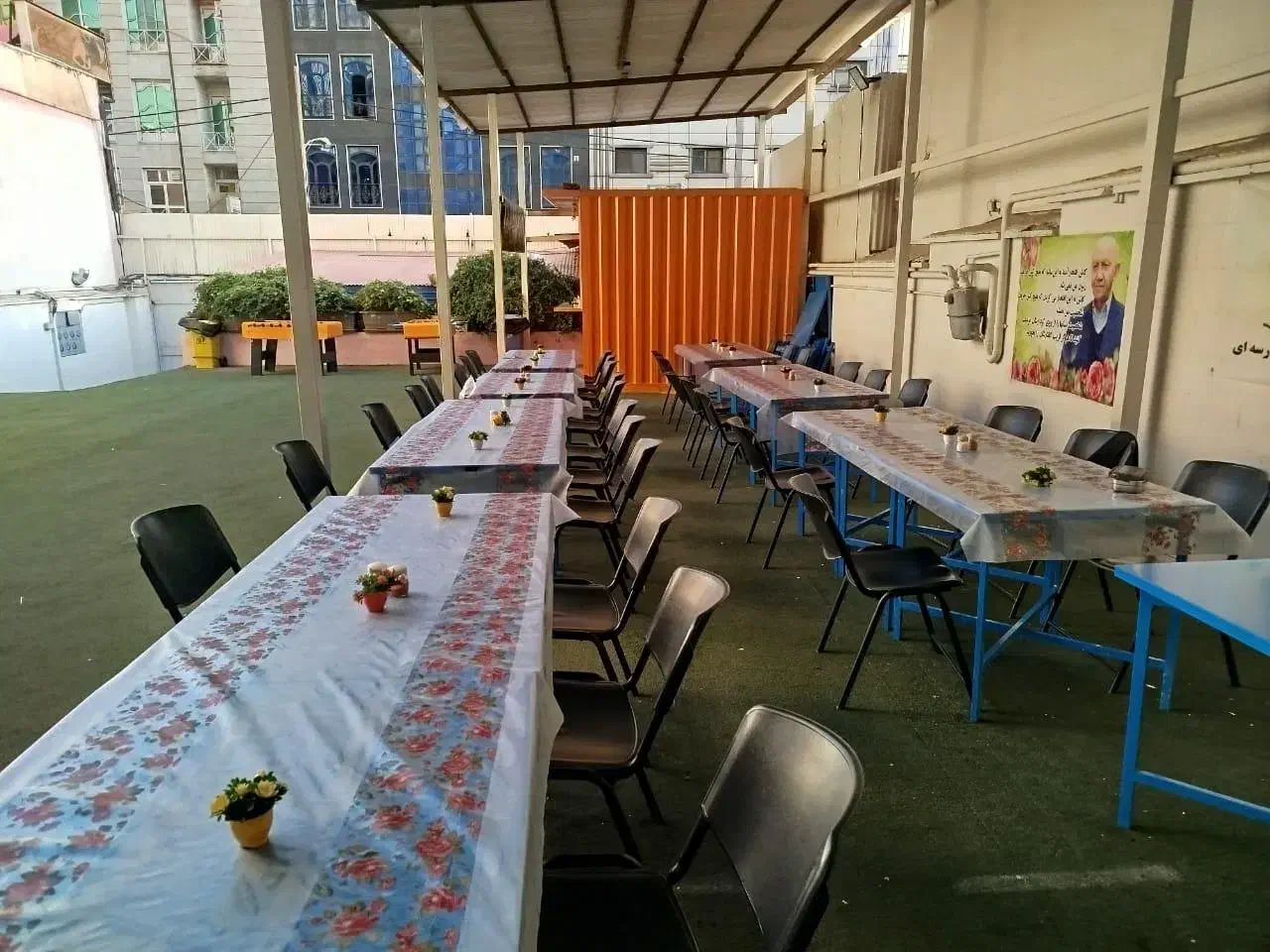 استخدام کارکر ساده در کافه اموزشگاه|استخدام خدمات فروشگاه و رستوران|تهران, صادقیه|دیوار