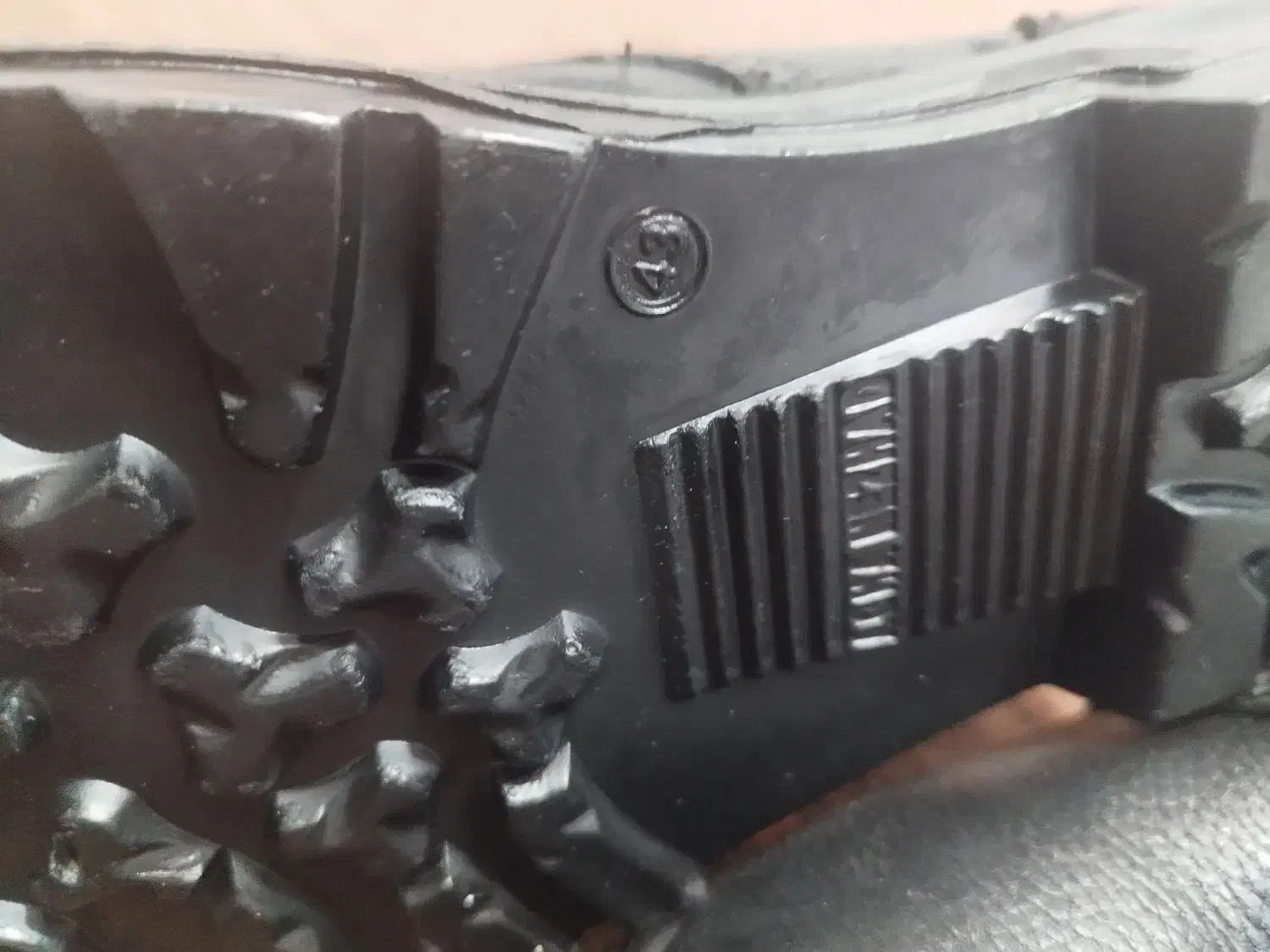 پوتین ولباس سربازی|لباس|میاندوآب, |دیوار