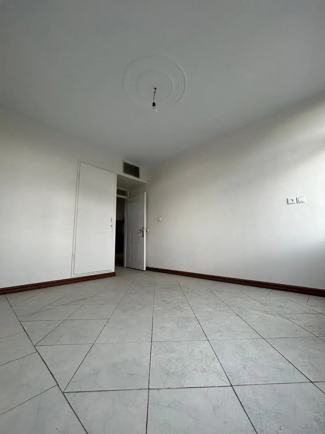 160متـر3خـواب‌فـول‌امکـانـات/بازسـازی‌شده