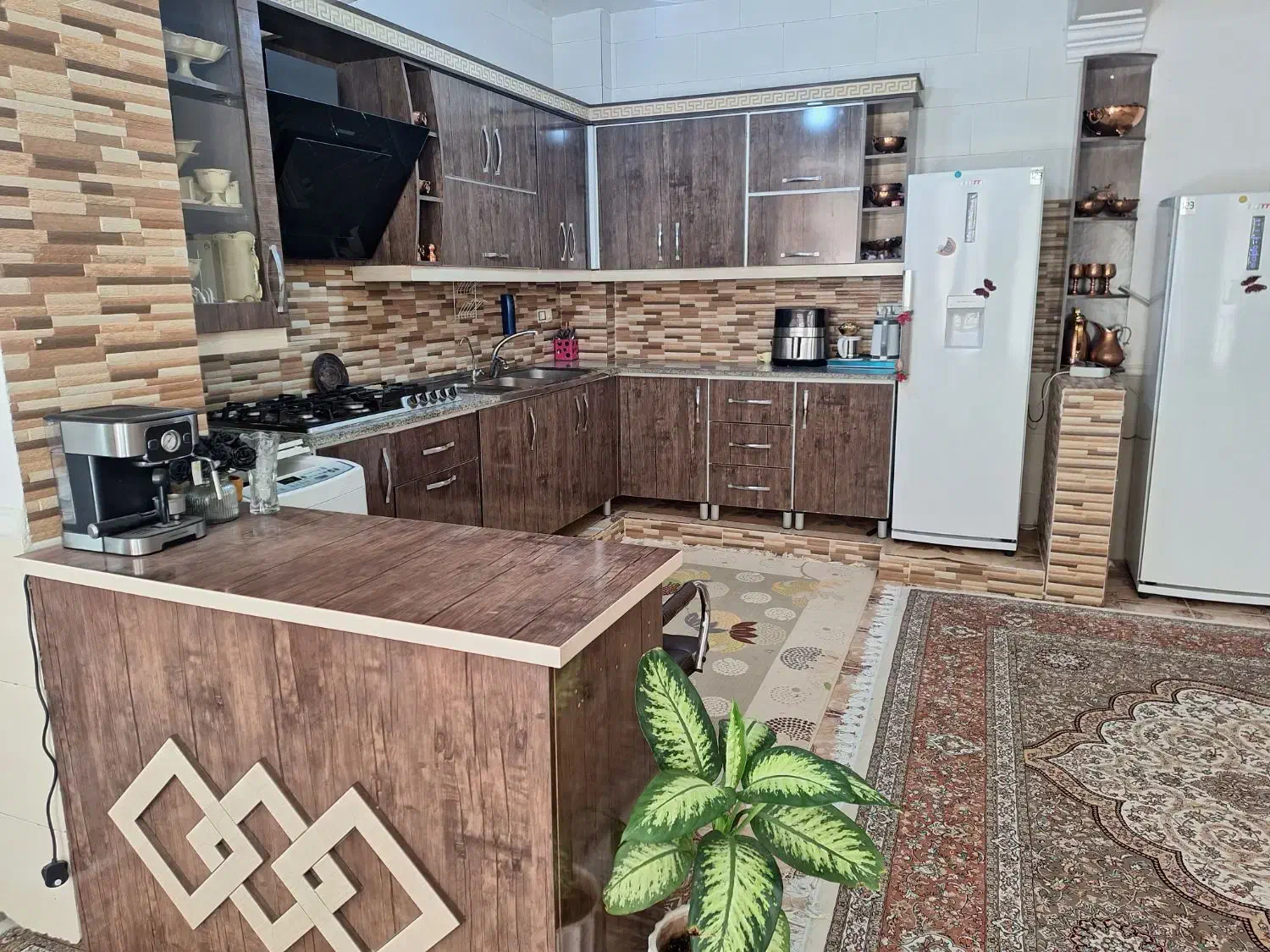 کابینت ام دی اف .مبل ۸ نفره با گل میز.در ۵ لنگه|مبلمان خانگی و میز عسلی|مرودشت, فاز دوم شهرک فرهنگیان|دیوار