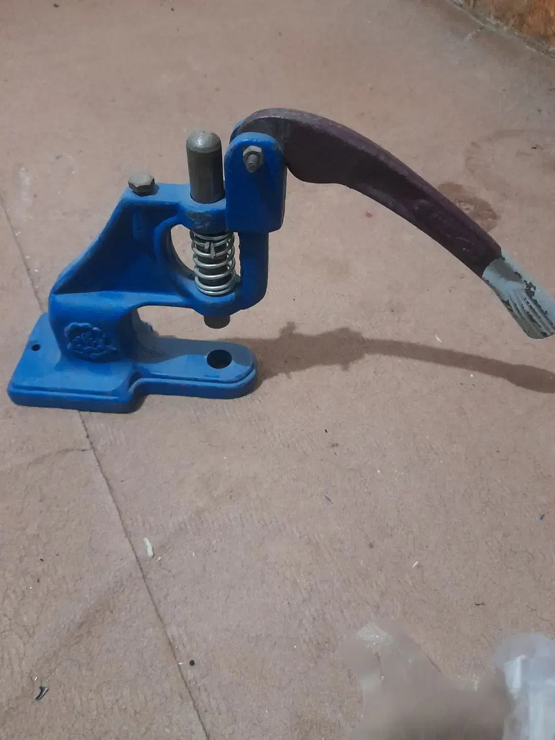 دستگاه پرس دکمه خیاطی|لوازم خیاطی و بافتنی|کارون, |دیوار