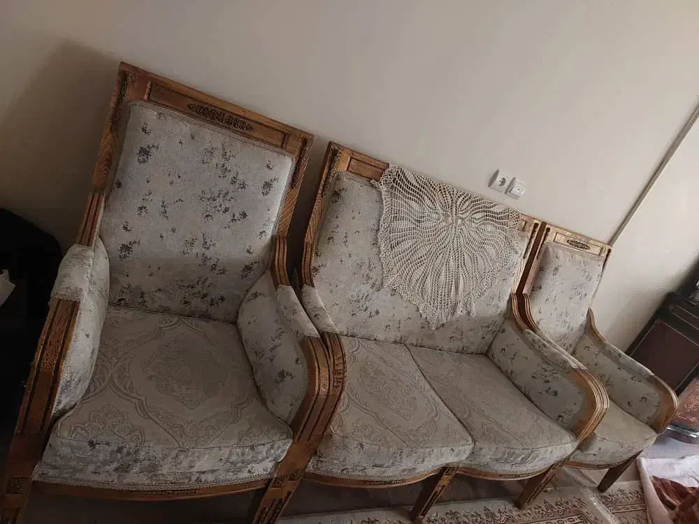 نیم ست به علت جابجایی فروخته میشود|مبلمان خانگی و میز عسلی|گرمسار, |دیوار