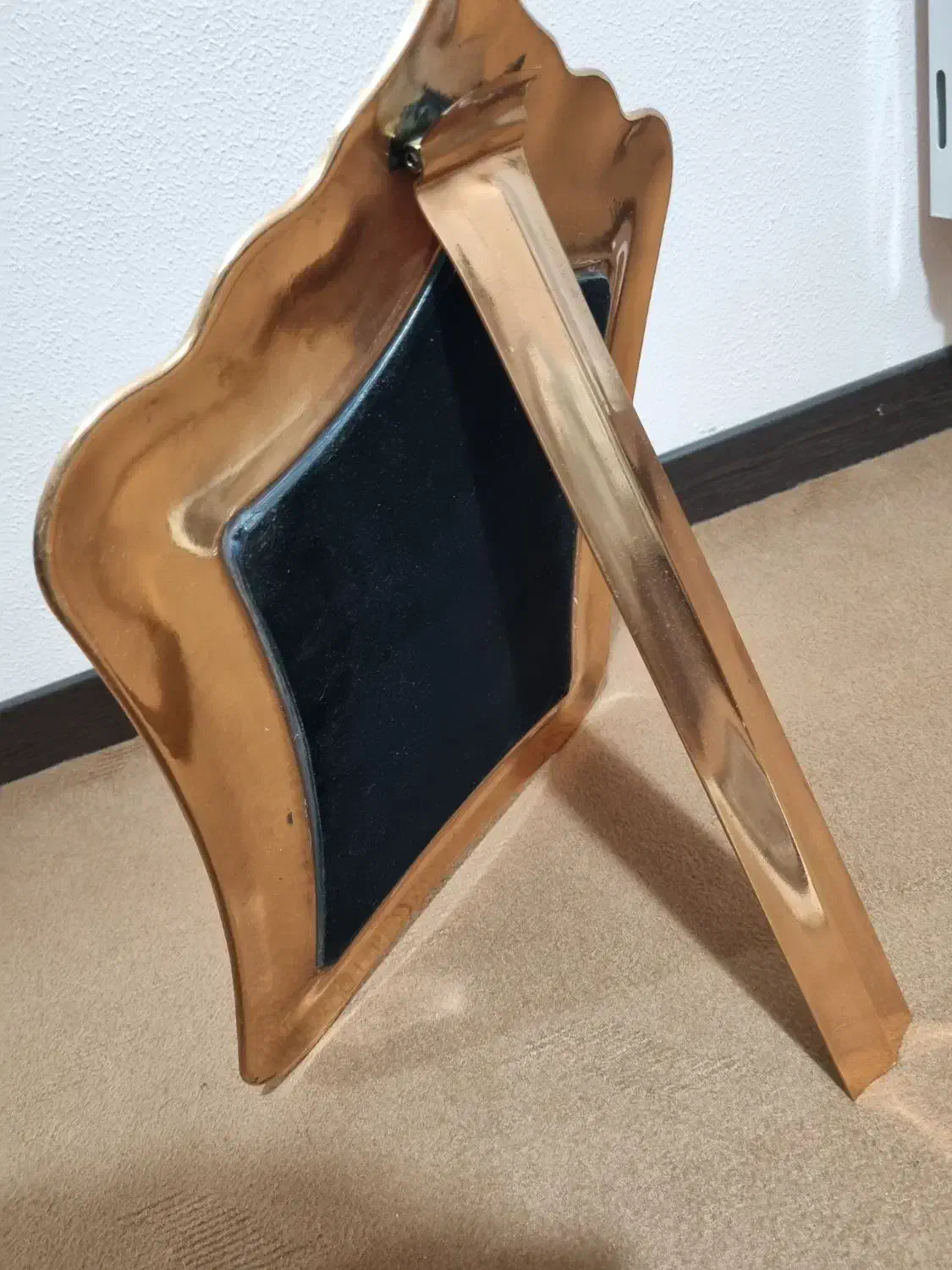 آینه فیروزه کوبی|آینه|شاهین‌شهر, عطار|دیوار