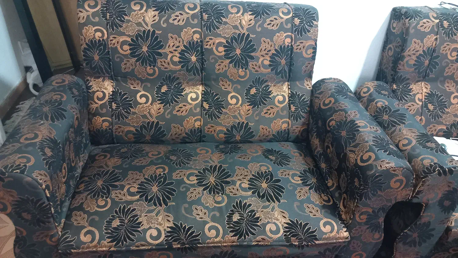 مبل ۷ نفر|مبلمان خانگی و میز عسلی|رشت, کوی فکوری|دیوار