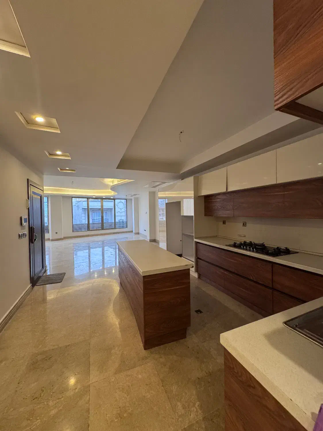 ۲۱۰ متر زعفرانیه / آصف