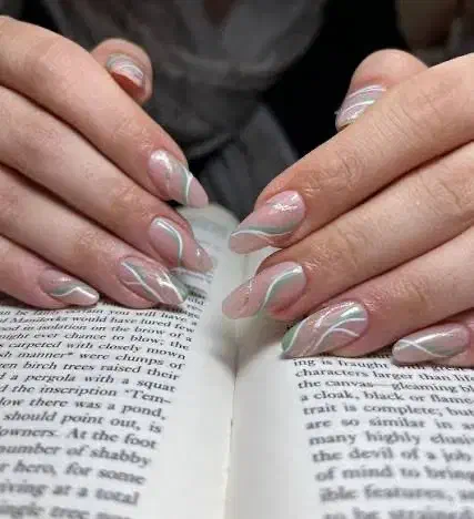 خدمات مانیکور کاشت و لمینت ناخن  کاملاً رایگان|خدمات آرایشگری و زیبایی|حمیدیا, |دیوار