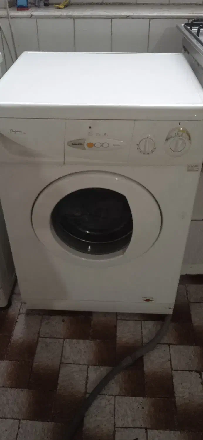 لباسشویی آبسال ۶ کیلویی|ماشین لباسشویی و خشک‌کن لباس|بومهن, |دیوار