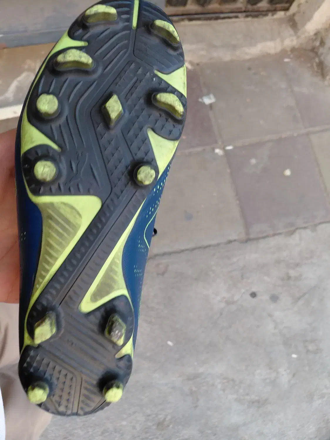 استوک چمن طبیعی و مصنوعی|کیف، کفش، کمربند|کرج, چهارصد دستگاه|دیوار