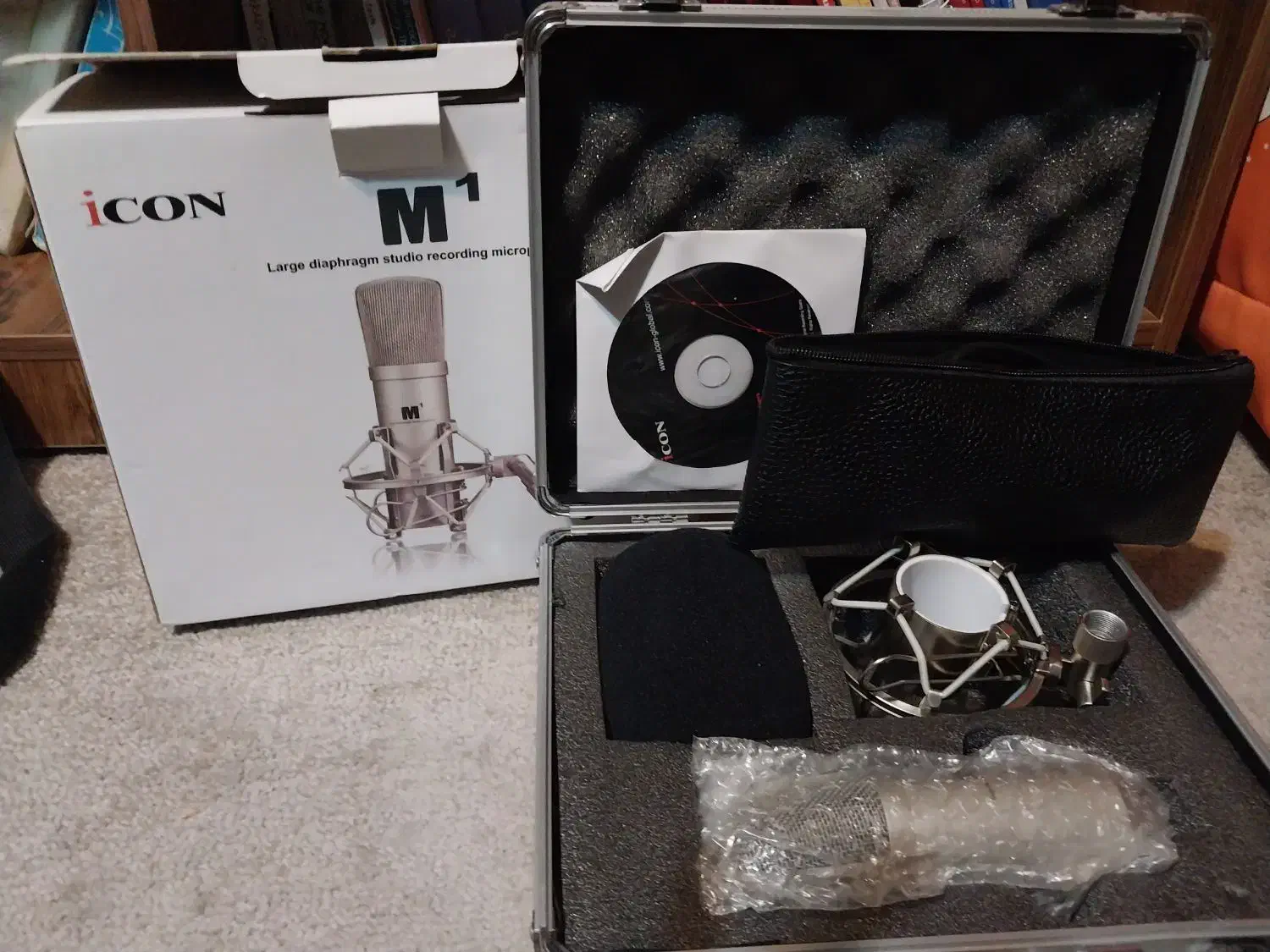 میکروفون استودیو|صوتی و تصویری|صدرا-فارس, فاز ۲|دیوار