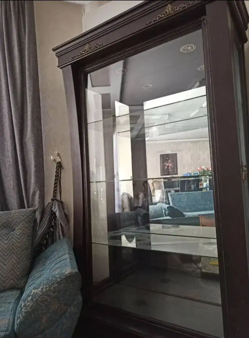 ویترین چوبی ۴ طبقه جنس چوب|بوفه، ویترین، کنسول|اصفهان, رحیم‌آباد|دیوار