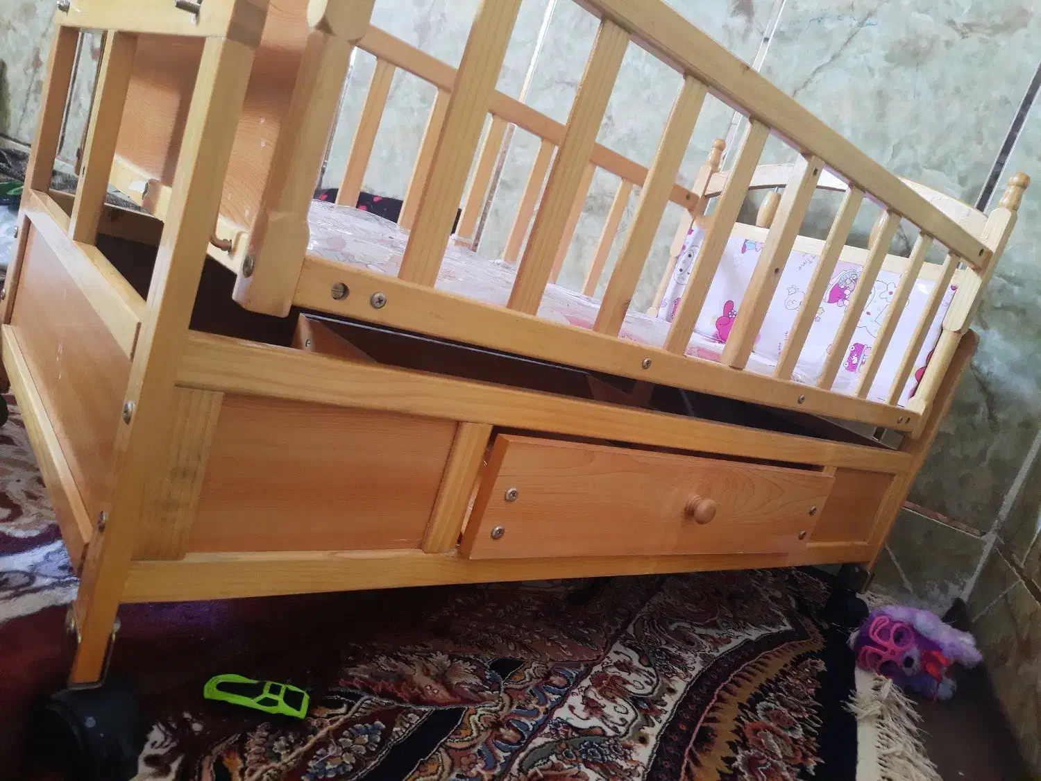 تخت گهواره ای نوزاد|تخت و سرویس خواب|ایرانشهر, |دیوار