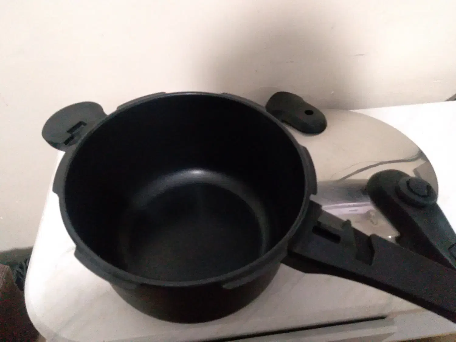 زودپز نو|ظروف پخت‌وپز|کرج, آق تپه|دیوار