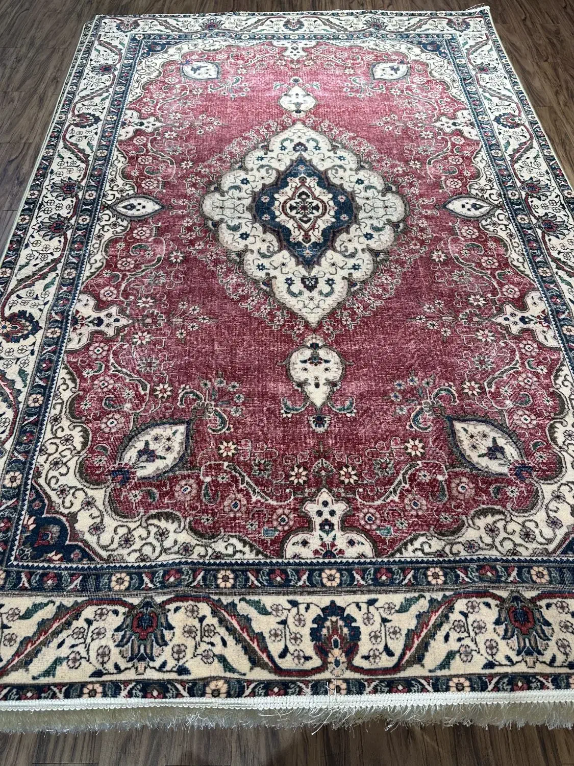 قالی صورتی نقشه قم|فرش|تهران, هروی|دیوار