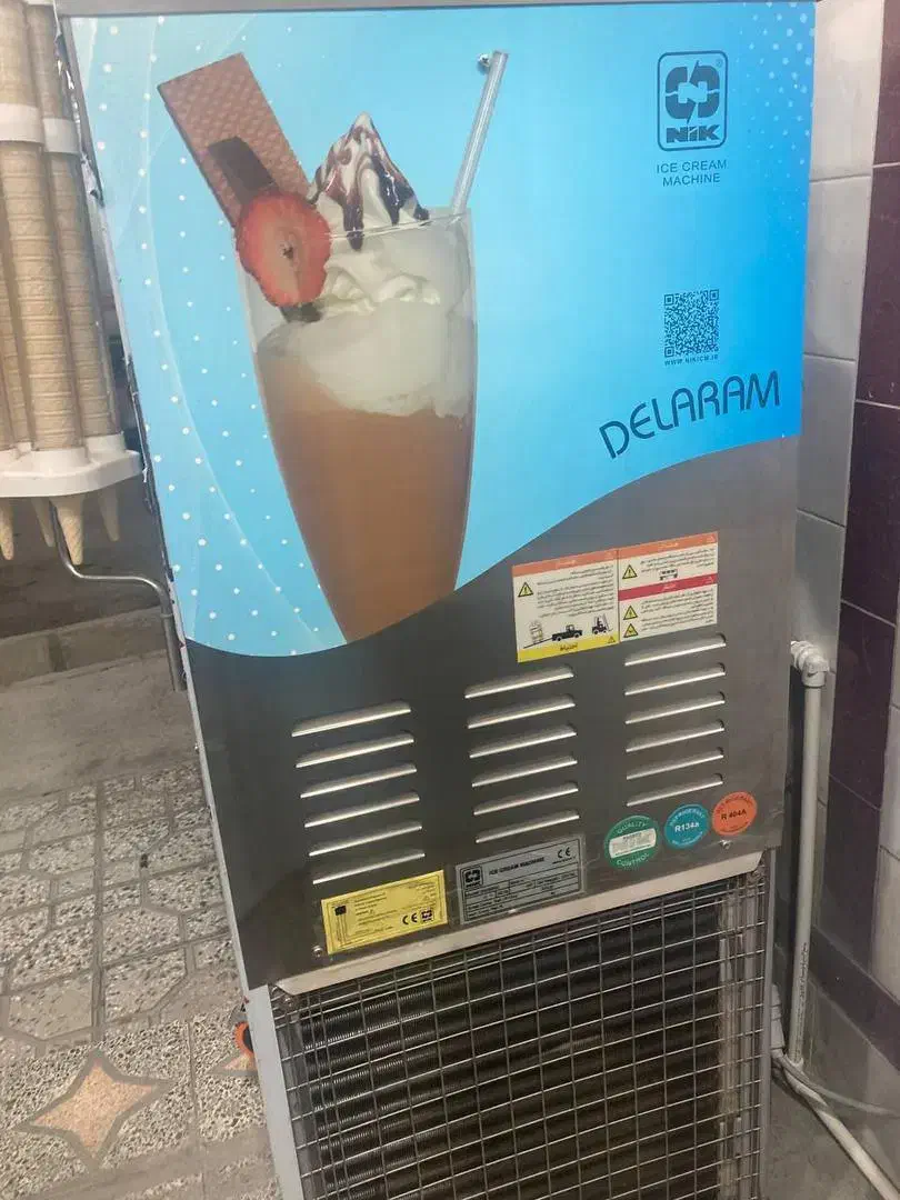 فروش تجهیزات بستنی دستکاه قیفی و تاپینگ ۲۰لگنه|کافیشاپ و رستوران|آبدانان, |دیوار