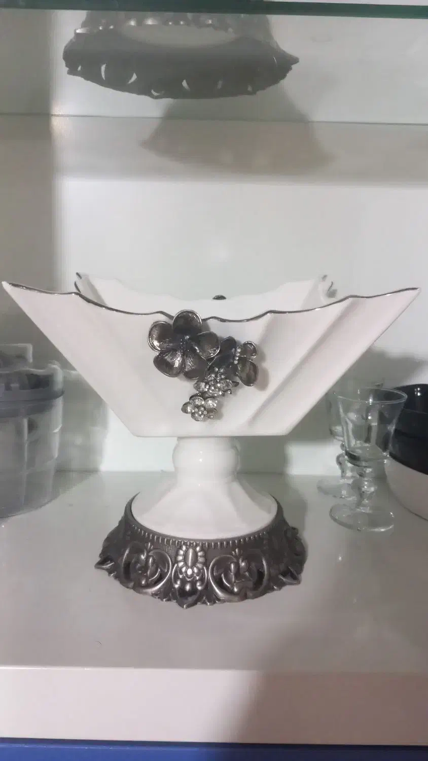 تعدادی لوازم منزل به فروش میرسد|بوفه، ویترین، کنسول|نوشهر, |دیوار