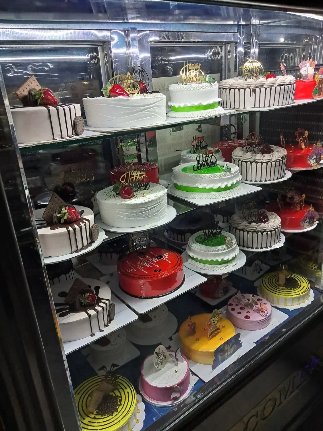 نیازمنده شاگرد قناد|استخدام خدمات فروشگاه و رستوران|بم, |دیوار