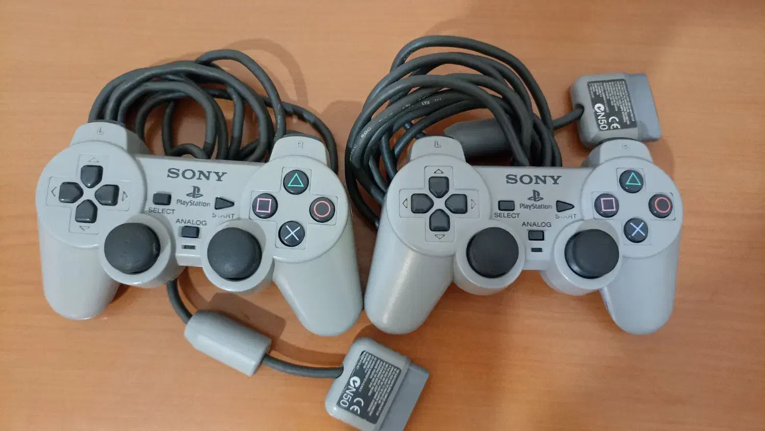 دسته طوسی ps1 و ps2|کنسول، بازی ویدئویی و آنلاین|تهران, سنگلج (شاپور)|دیوار