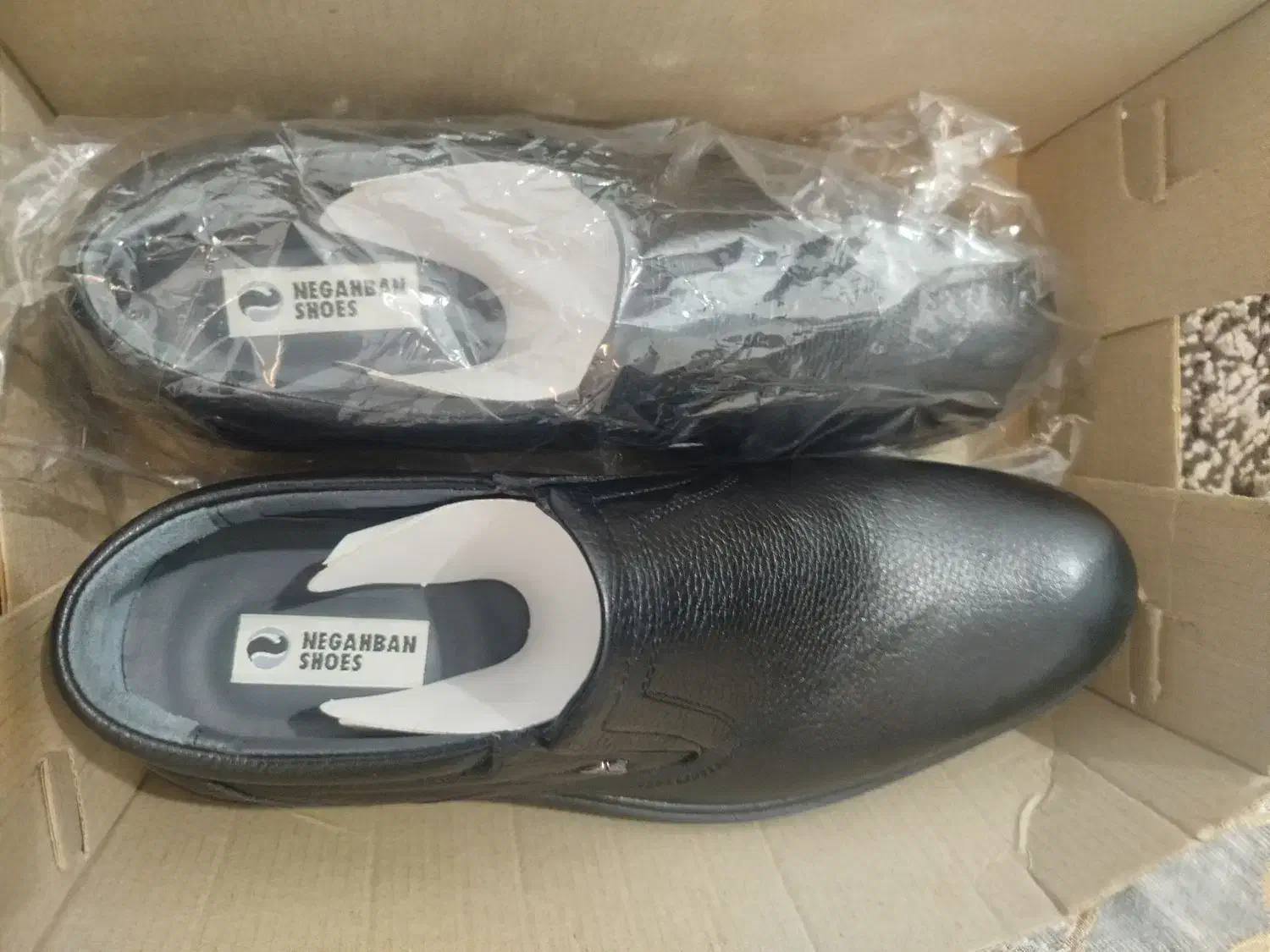 کفش جدید|کیف، کفش، کمربند|شوش, |دیوار