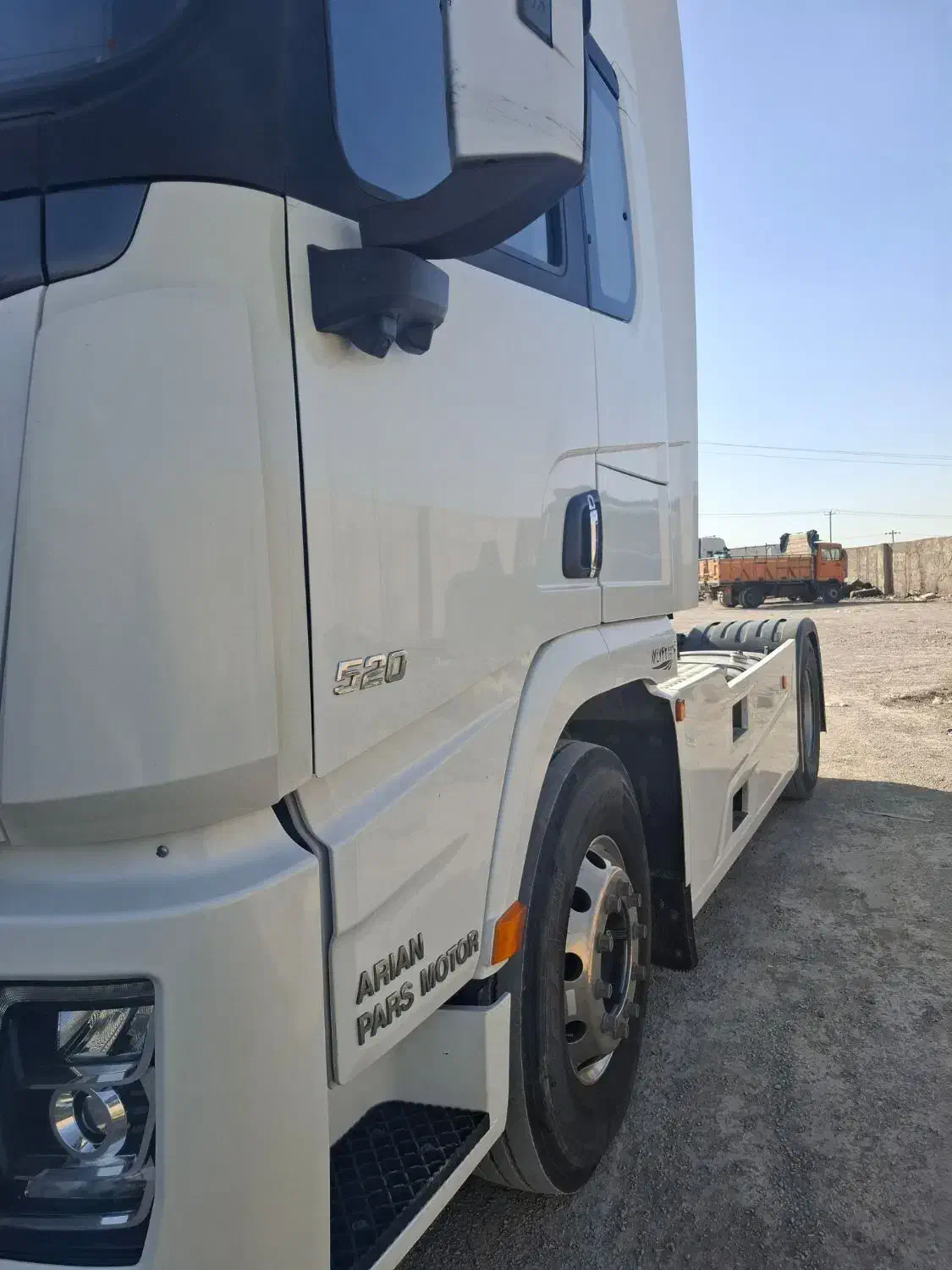 کشنده شاکمن  شکمتو 520 اتومات درحد صفر|خودرو سنگین|مشهد, تبادکان|دیوار