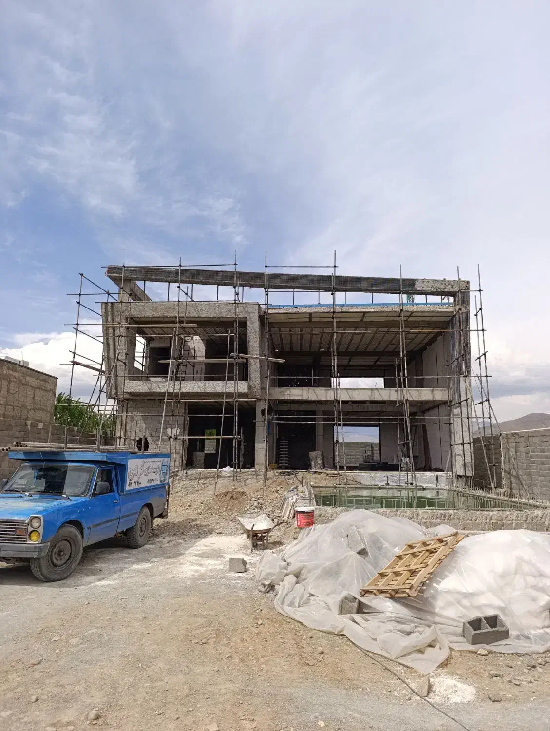 داربست فلزی کرمی|خدمات پیشه و مهارت|چهارباغ, |دیوار