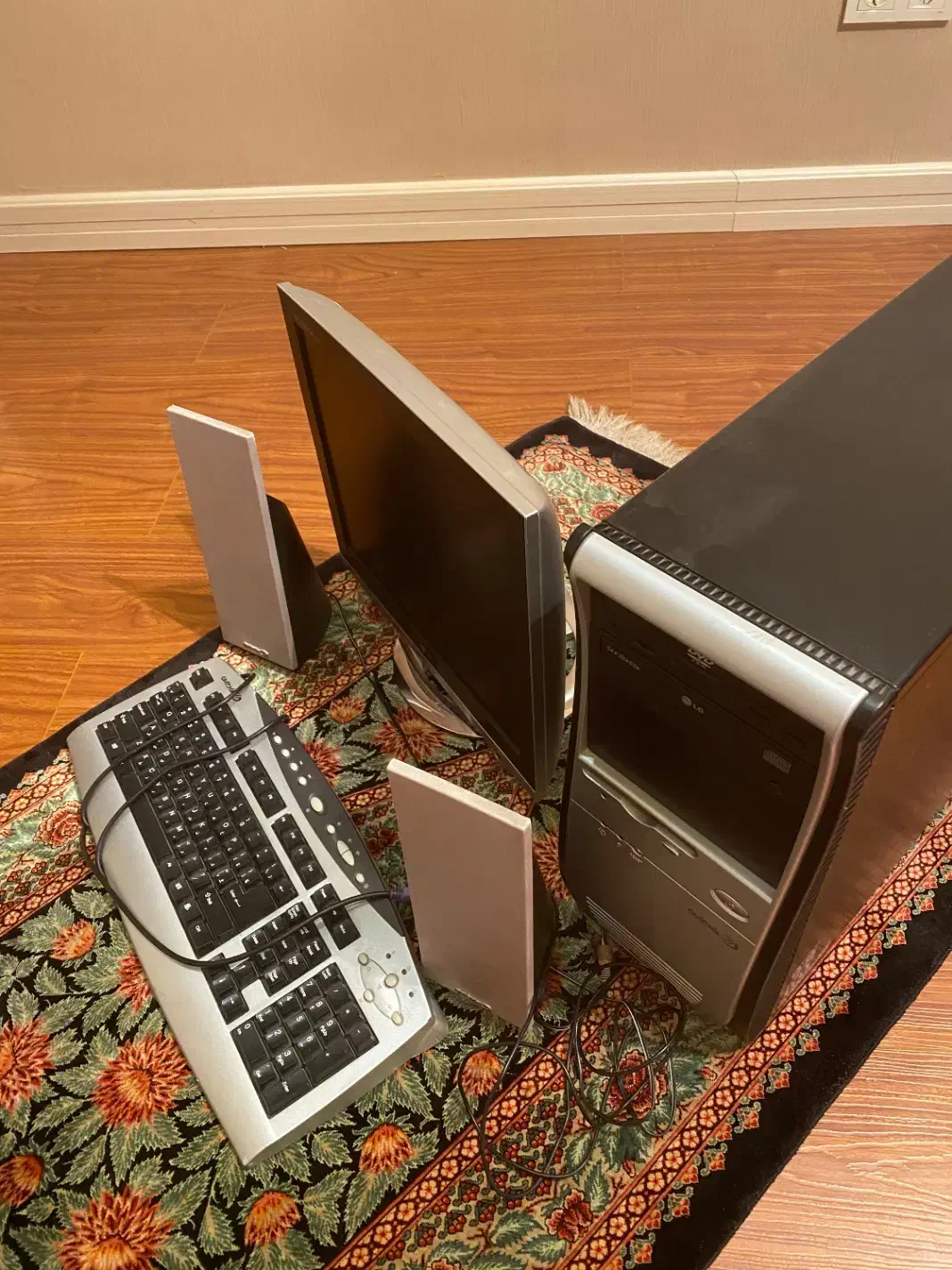 کامپیوتر|رایانه رومیزی|تهران, کامرانیه|دیوار