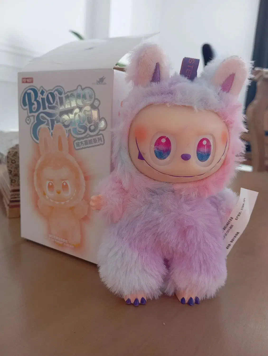 عروسک|اسباب‌بازی بچه|میانه, |دیوار