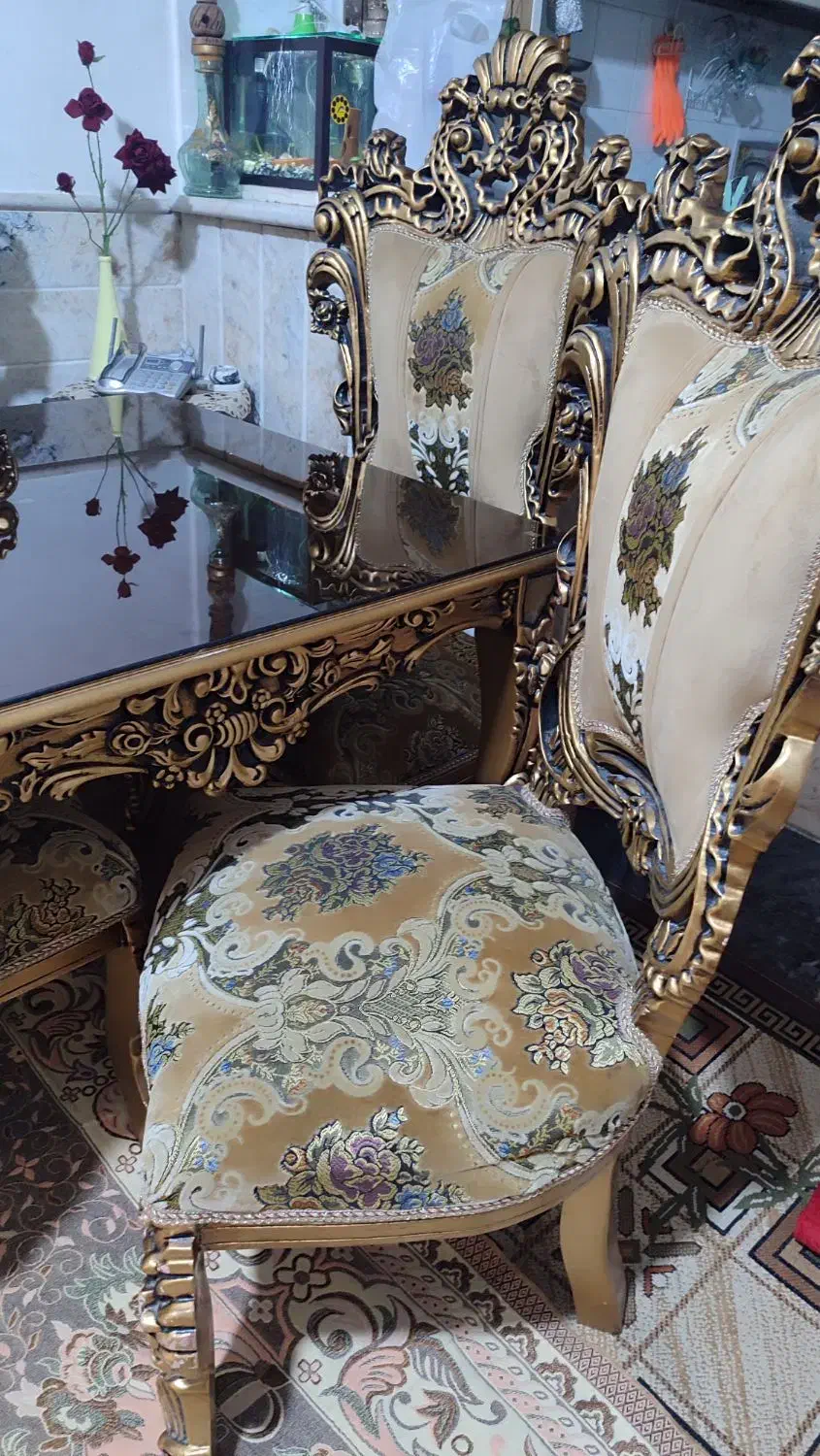 مبل سلطنتی فاخر بامیز ومیزناهارخوری|مبلمان خانگی و میز عسلی|قم, بنیاد|دیوار