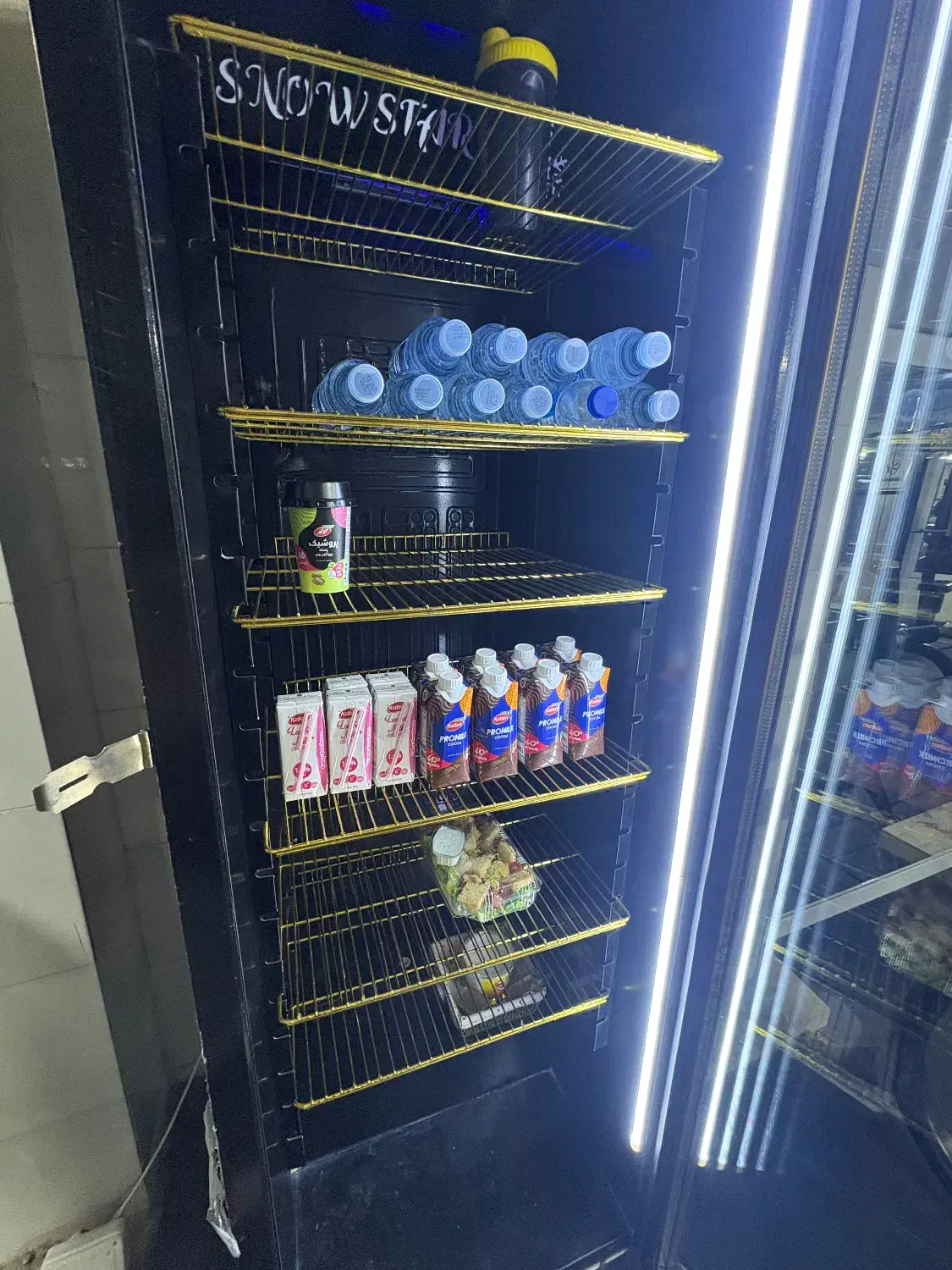 بوفه دار|استخدام خدمات فروشگاه و رستوران|سیرجان, |دیوار