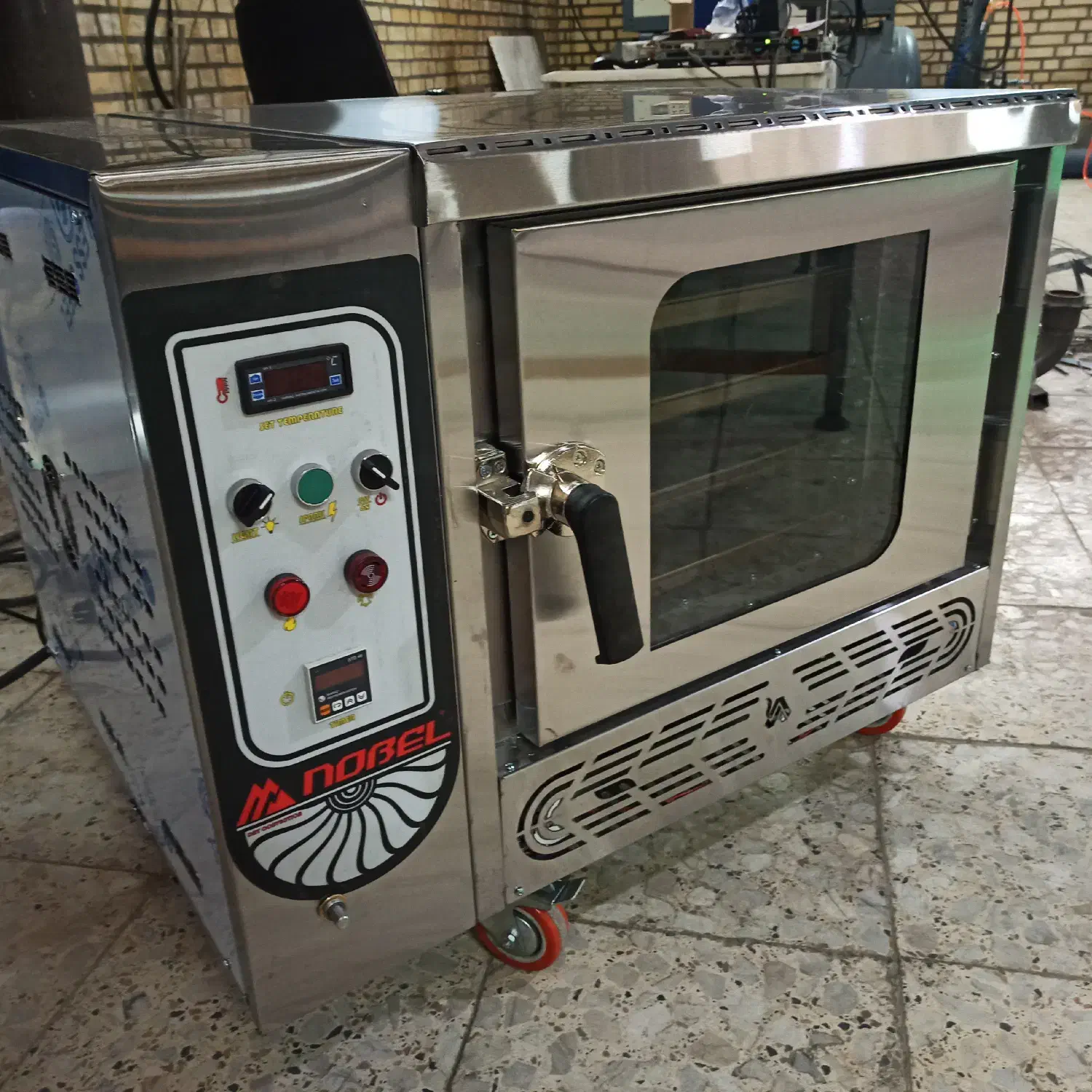 فر ۴سینی همراه با پایه یی که فر رو اون بایسته|کافیشاپ و رستوران|بابلسر, |دیوار