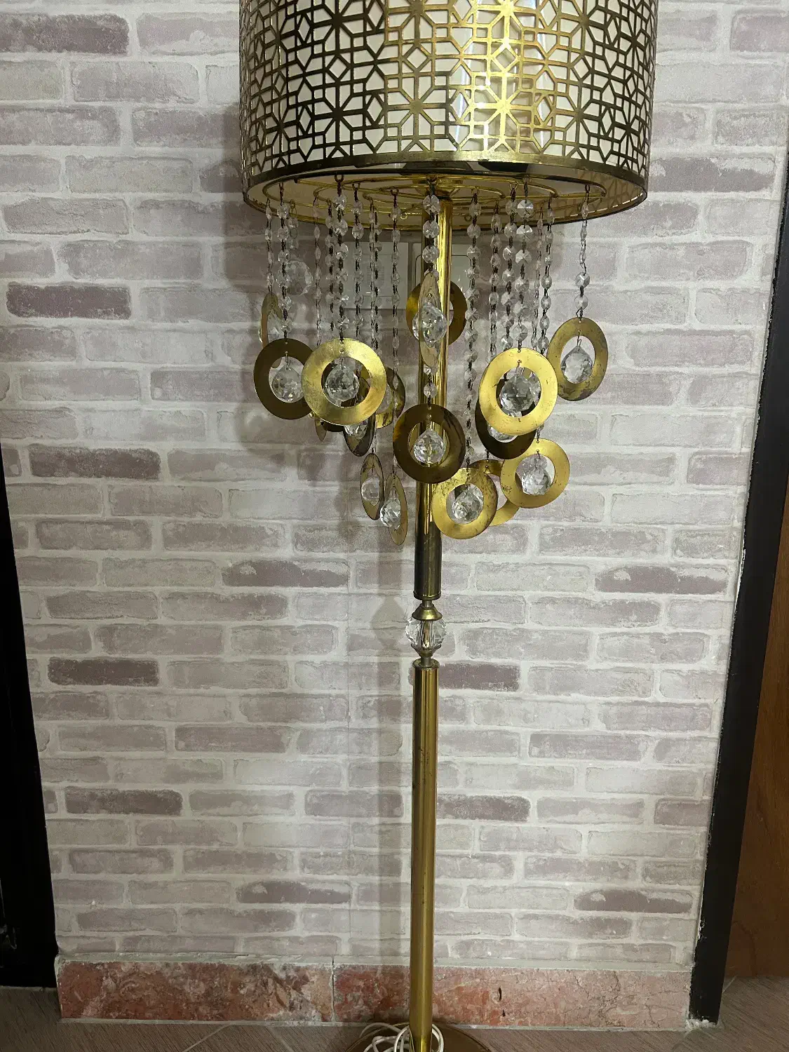 کنارسالنی|چراغ خواب و آباژور|ساری, |دیوار